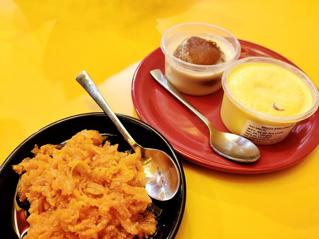 Carrot Halwa and Rabadi Jamun - Bikash Babu Sweets - Trivandrum, Kerala - DSC 0010